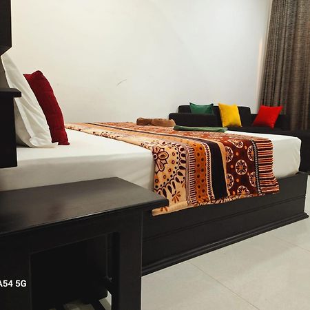 Ella Odyssey Inn 外观 照片