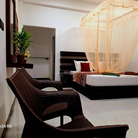 Ella Odyssey Inn 外观 照片