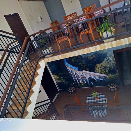 Ella Odyssey Inn 外观 照片
