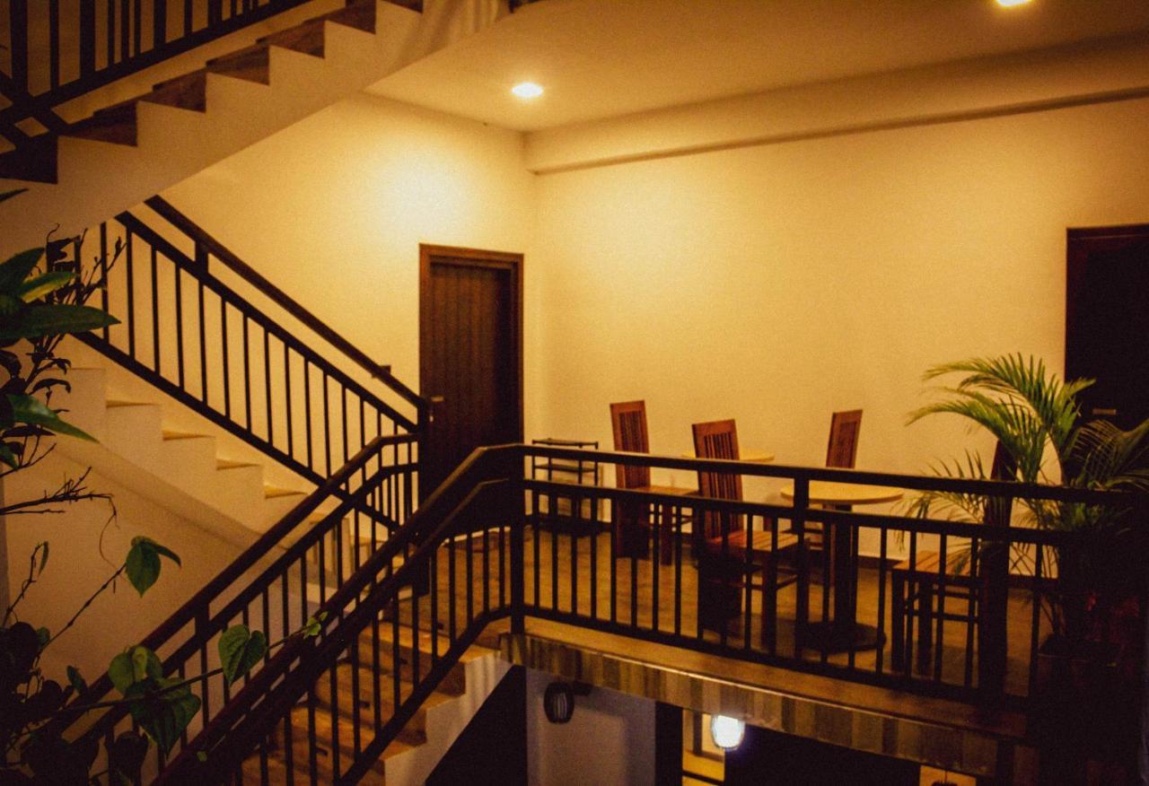 Ella Odyssey Inn 外观 照片