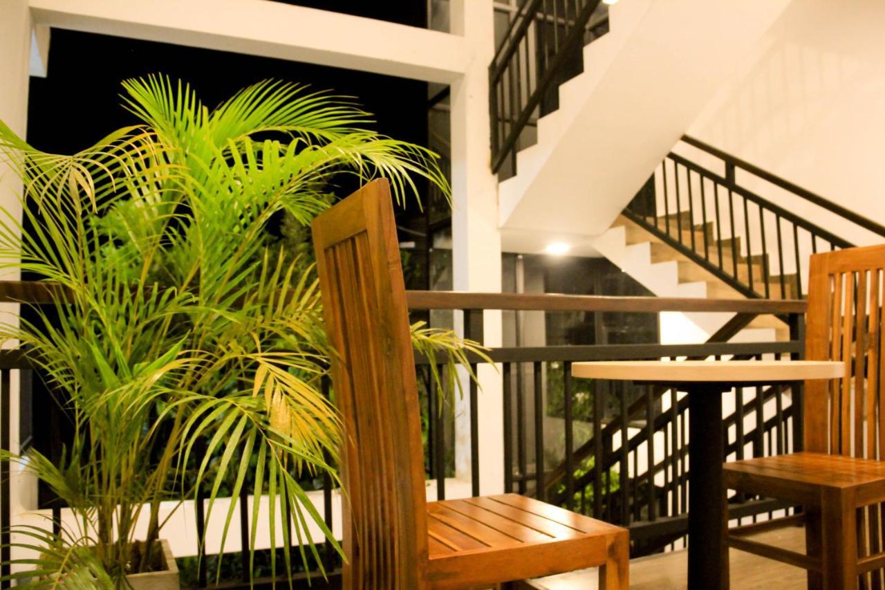 Ella Odyssey Inn 外观 照片