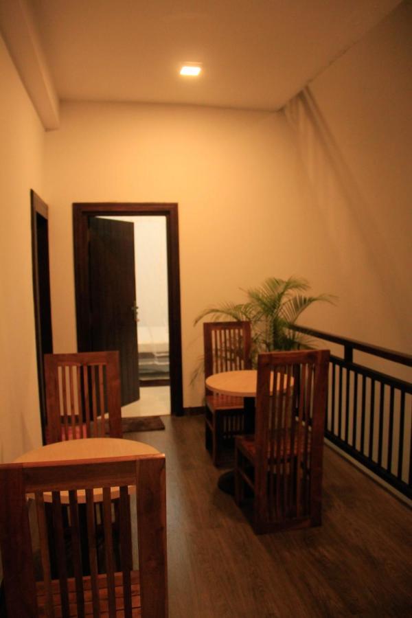 Ella Odyssey Inn 外观 照片