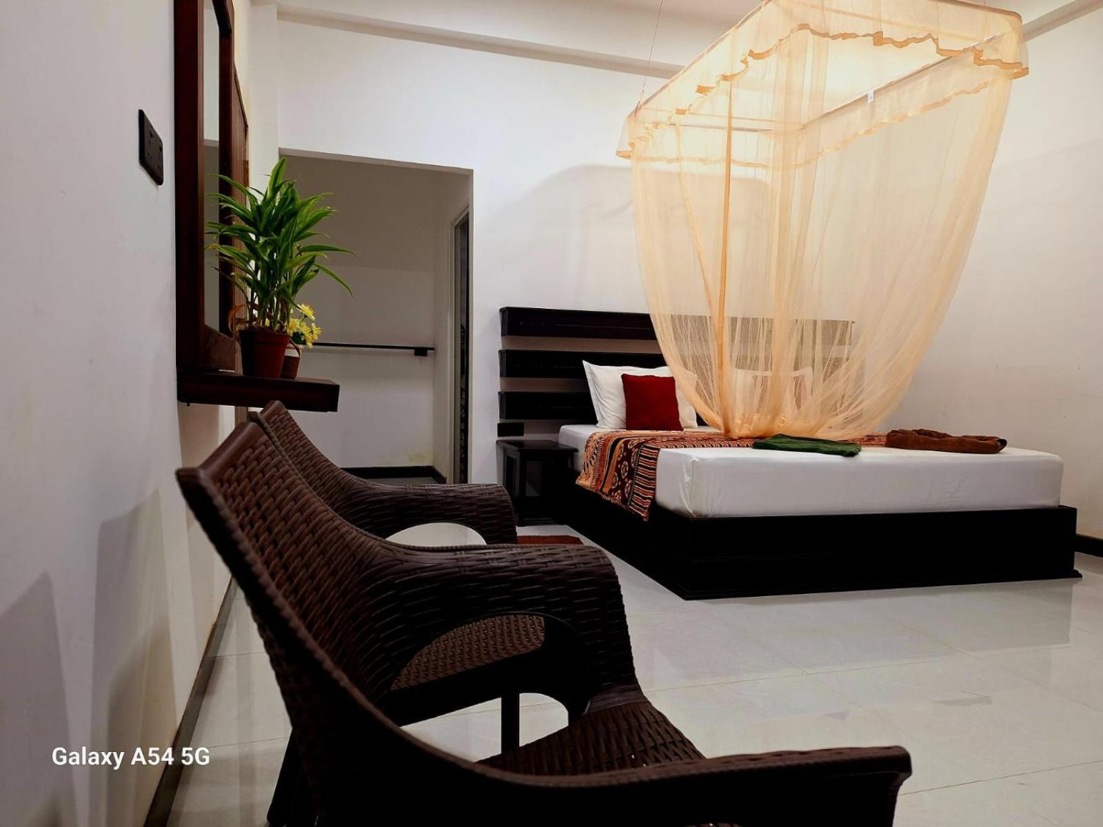 Ella Odyssey Inn 外观 照片