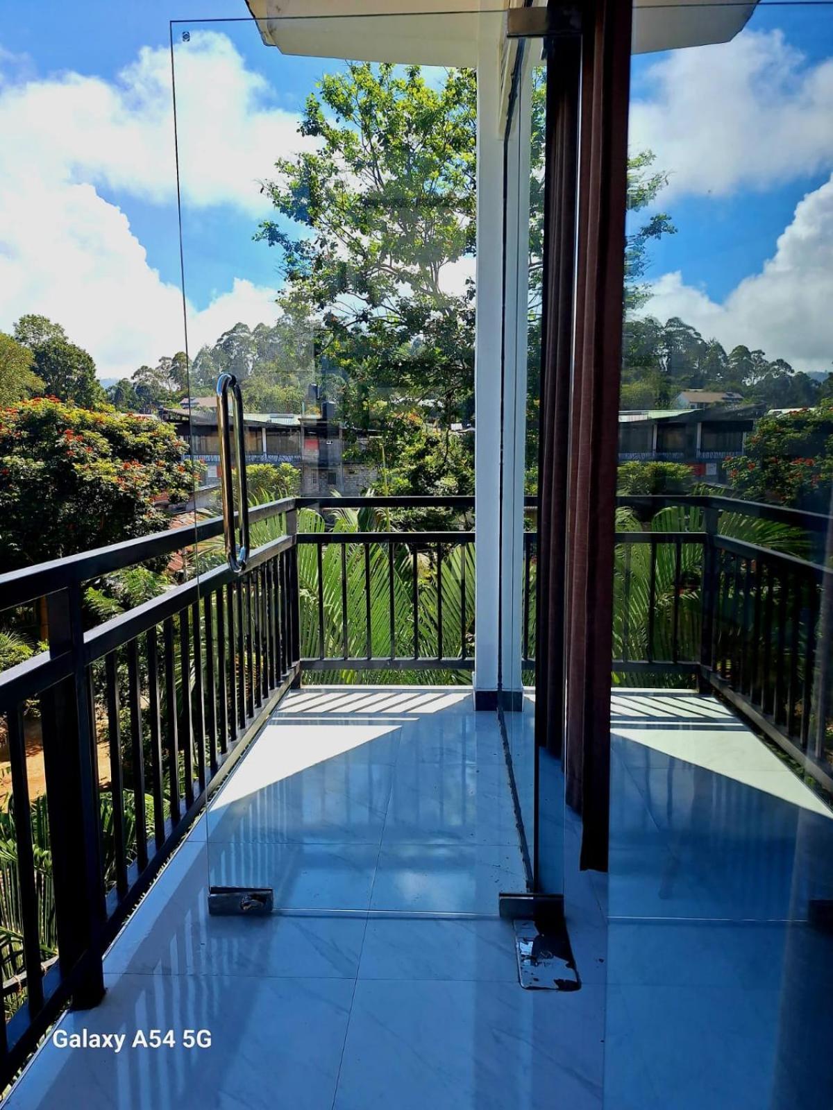 Ella Odyssey Inn 外观 照片