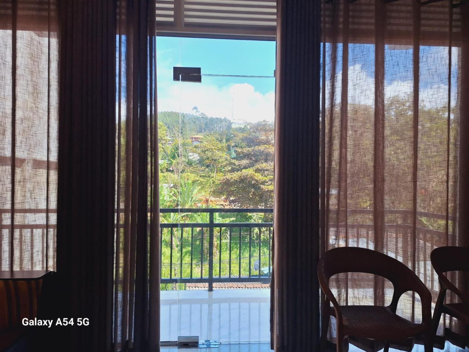 Ella Odyssey Inn 外观 照片