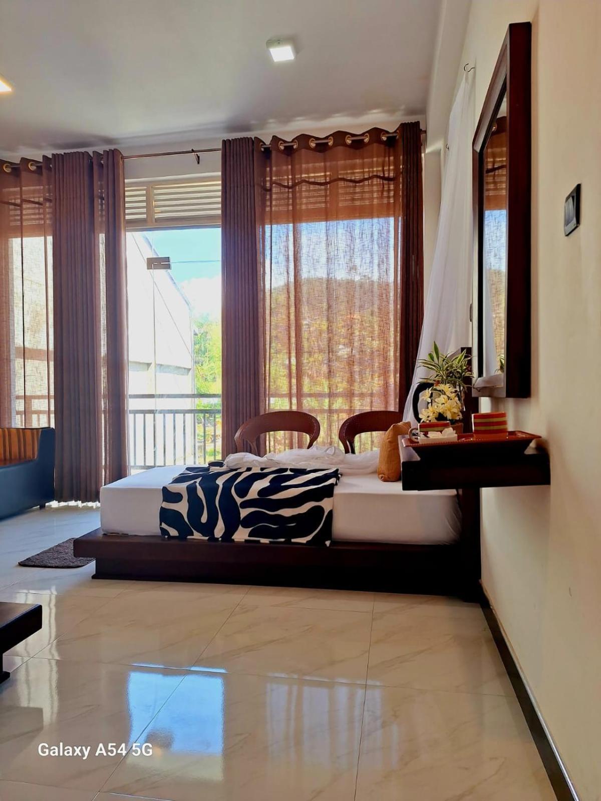 Ella Odyssey Inn 外观 照片