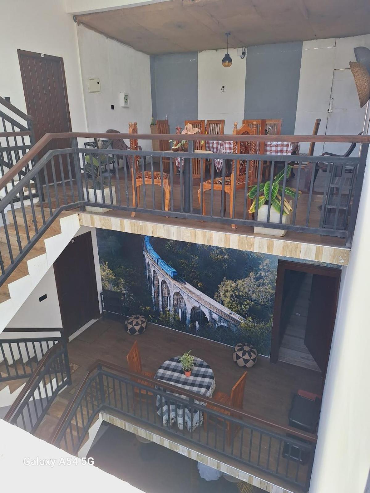 Ella Odyssey Inn 外观 照片