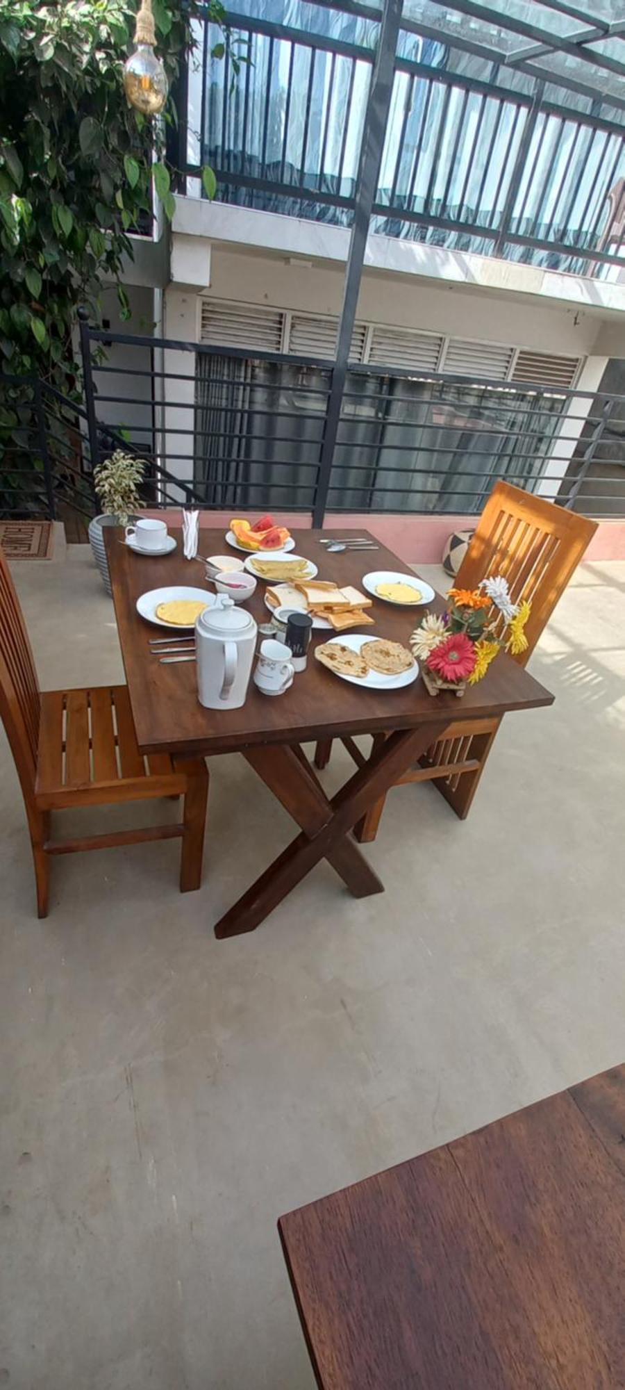 Ella Odyssey Inn 外观 照片